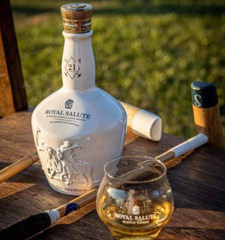 Rượu Chivas 21 Snow Polo Limited